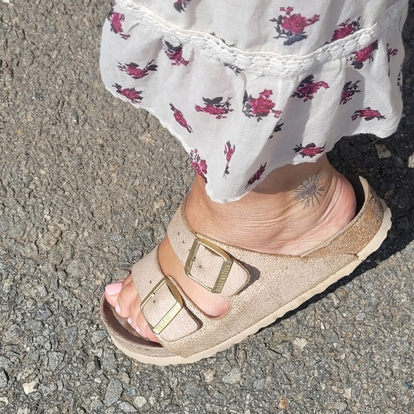 Birkenstock Cream Sandals with Adjustable Straps - Picture 2 of 5